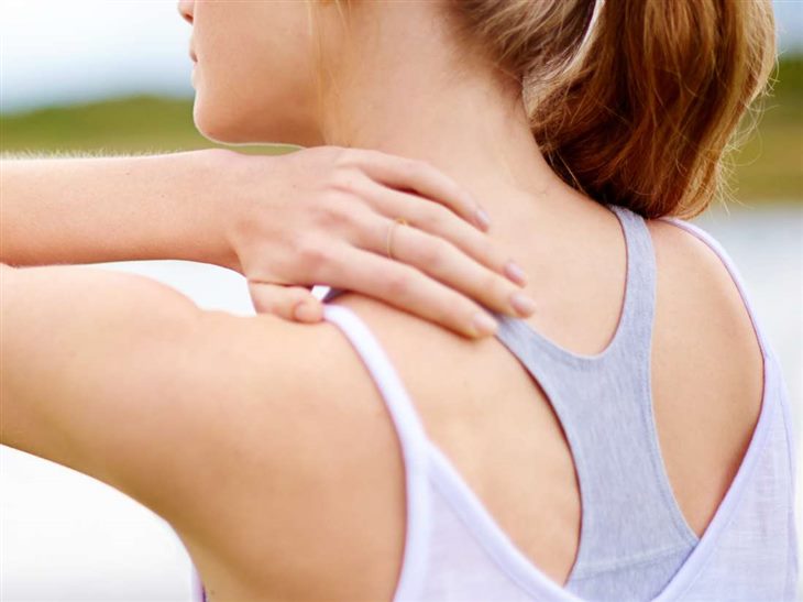 đau cơ xơ hóa là một trong những nguyên nhân dẫn đến đau mỏi vai gáy 